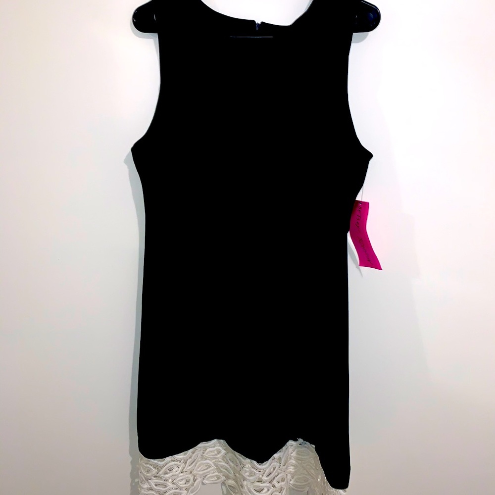 NEW Women’s Sheath Dress with Lip Lace Hem